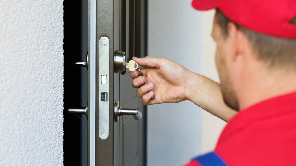 locksmith opening door